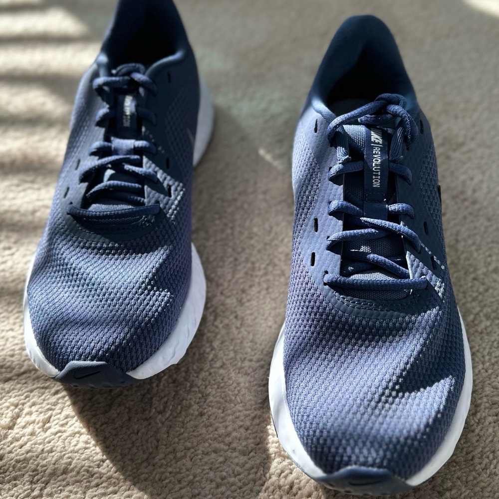 Nike Revolution Running Shoes Size 8 | Pre-Loved